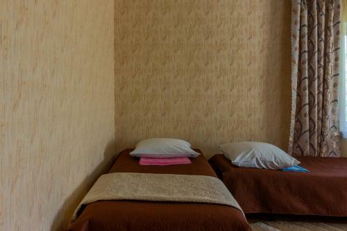 Hostal Rooms With Fortetsya View