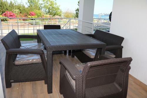 Beach Apartment Zebra