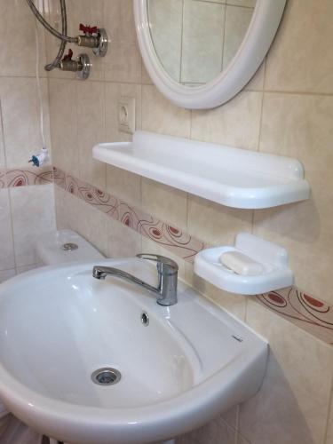 Mini Hotel In Karolino Bugaz