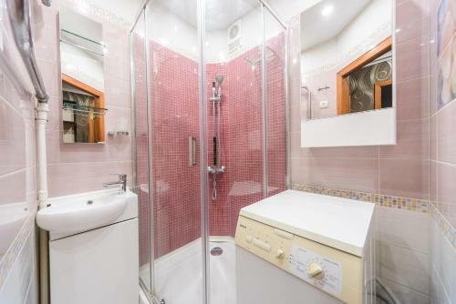 Apartment On Lesi Ukrainky Blvd