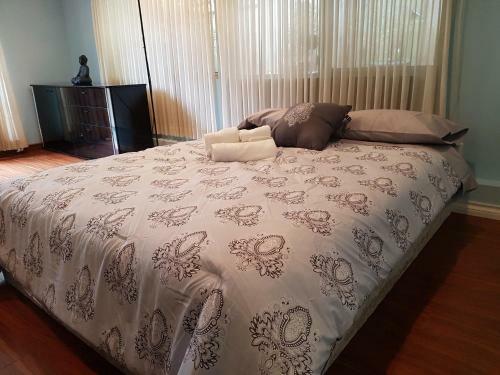 Hostal Burris Guest House