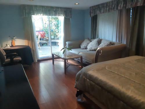 Hostal Burris Guest House