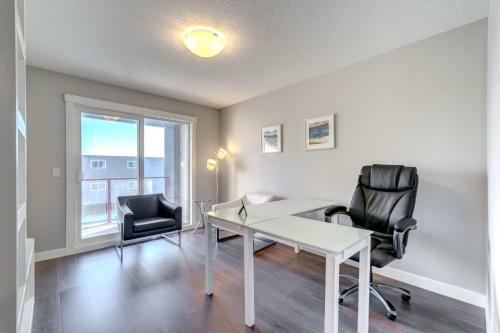 Apartamento Three-bedroom House With Balcony #33 Sunalta Downtown