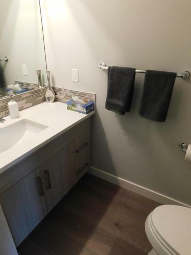 Apartamento Three-bedroom House With Balcony #33 Sunalta Downtown