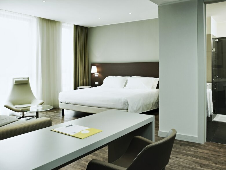 Hotel Move