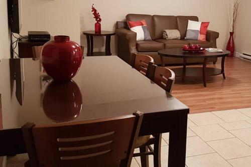 Apartment Sweet No. 7