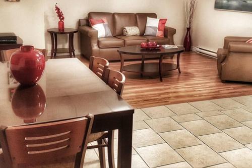 Apartment Sweet No. 7