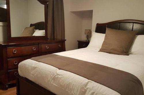 Apartment Sweet No. 7