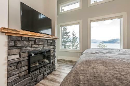 The Lodge On Harrison Lake