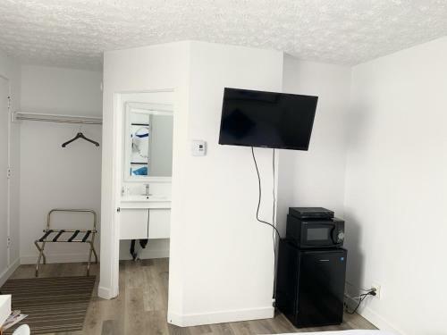 M Motel & Suites
