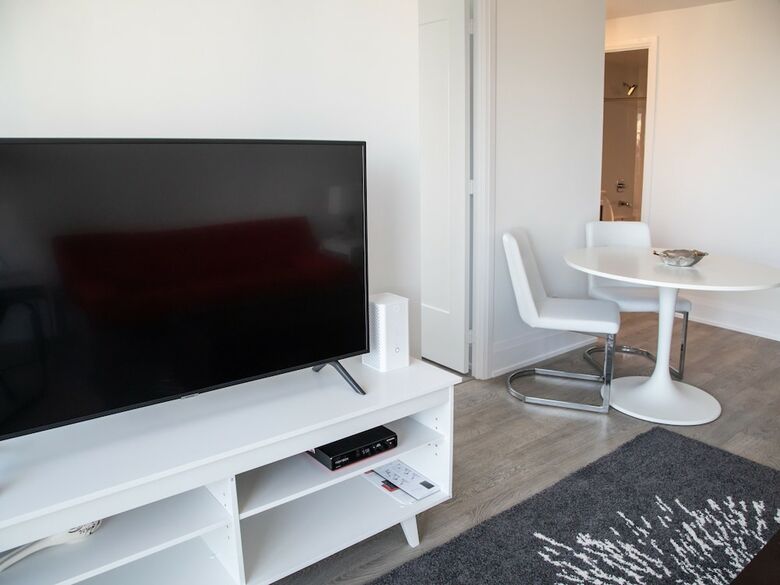 Apartamento Modern 2 Bedroom Yonge And Eglinton Condo