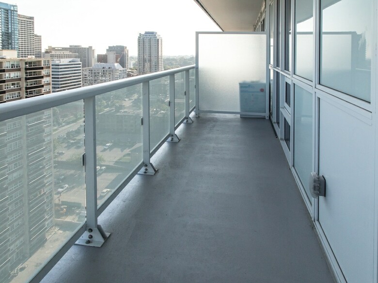 Apartamento Modern 2 Bedroom Yonge And Eglinton Condo