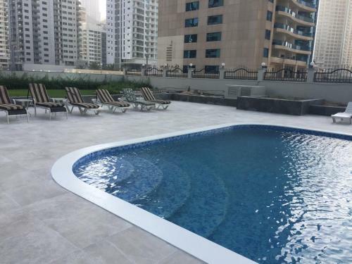 Two Bedroom Apartment With Sea View - Marina Diamond 4