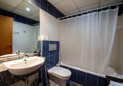 Two Bedroom Apartment With Sea View - Marina Diamond 4