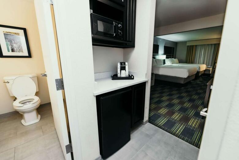 Holiday Inn Express Hotel & Suites Ankeny-des Moines