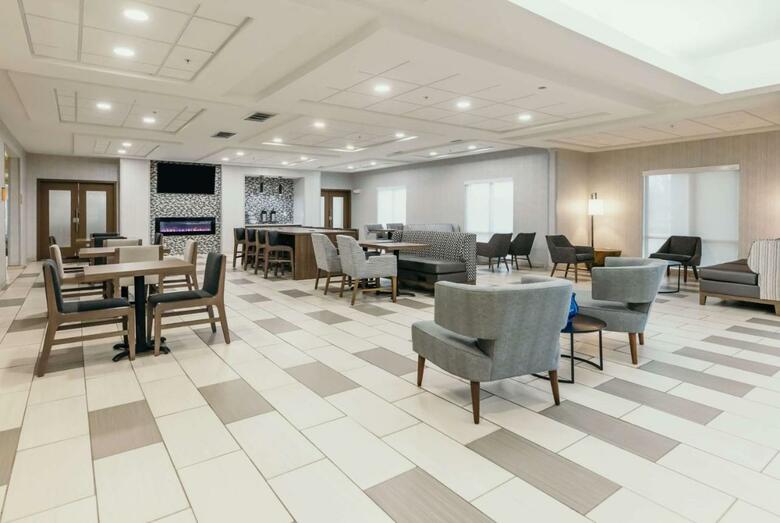 Holiday Inn Express Hotel & Suites Ankeny-des Moines
