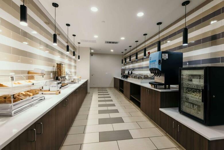 Holiday Inn Express Hotel & Suites Ankeny-des Moines