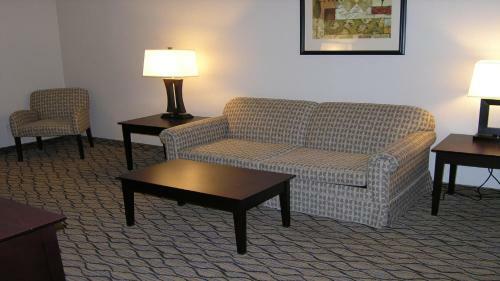 Holiday Inn Express Hotel & Suites Belle Vernon