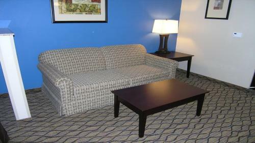 Holiday Inn Express Hotel & Suites Belle Vernon