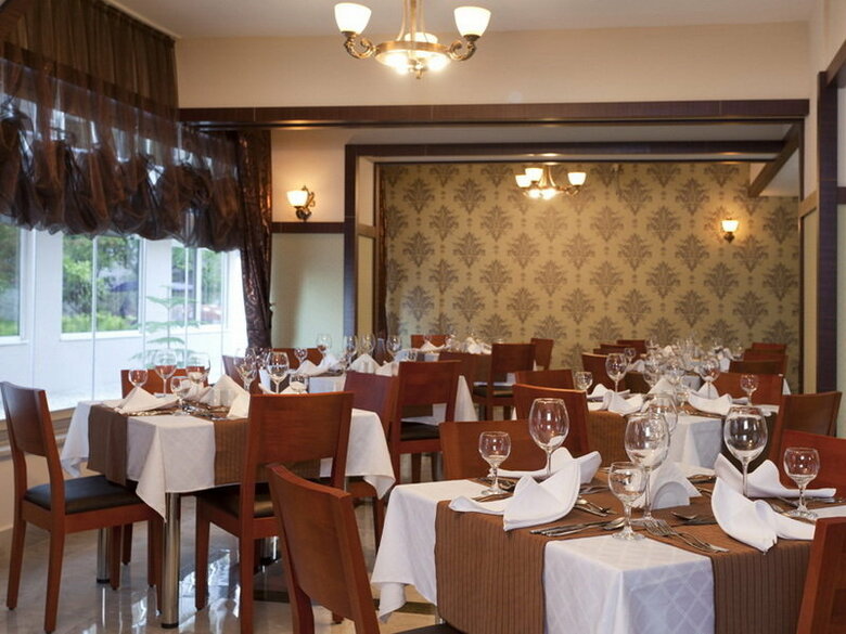 Hotel Monart City