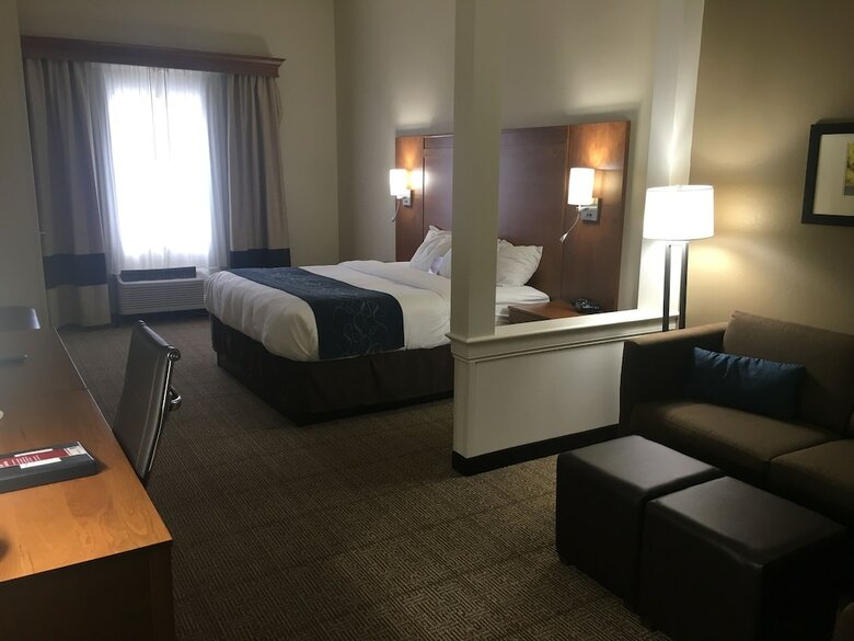 Hotel Comfort Suites
