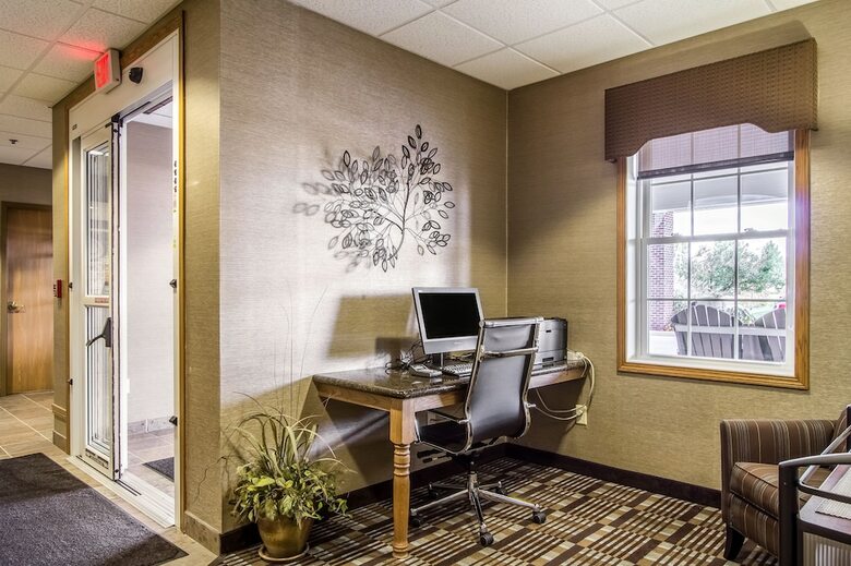 Hotel Comfort Suites