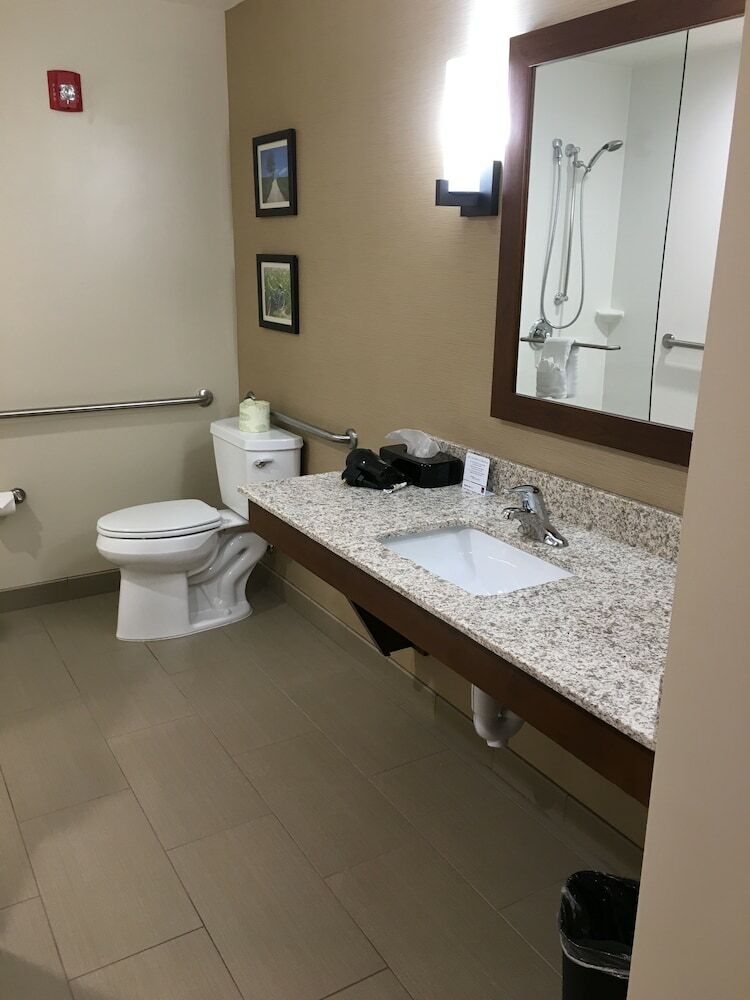 Hotel Comfort Suites