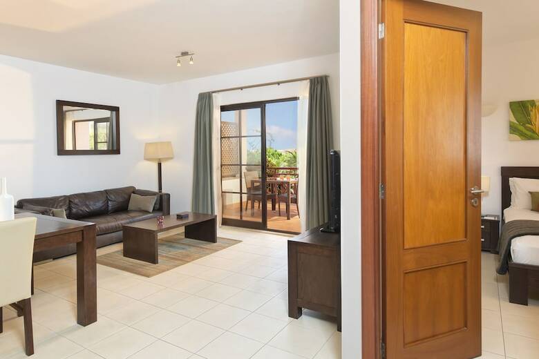 Hotel Melia Tortuga Beach Resort
