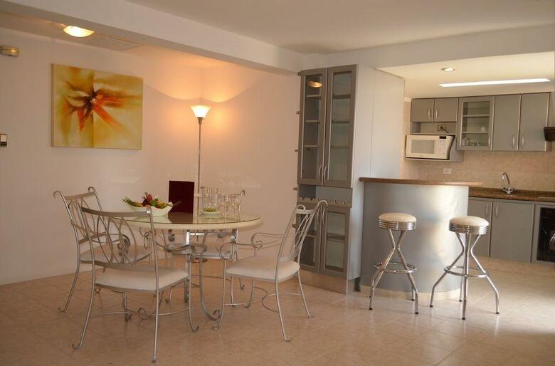 Hotel Toborochi Suites