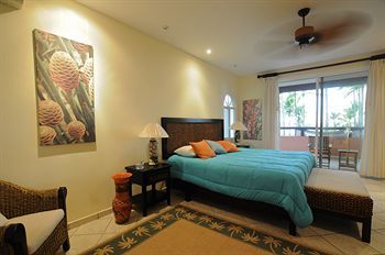 Cocomar Residences And Beachfront Hotel