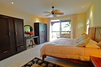 Cocomar Residences And Beachfront Hotel