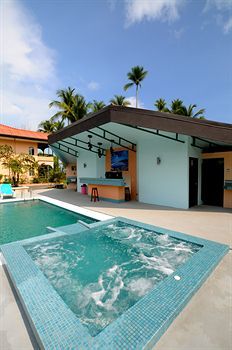 Cocomar Residences And Beachfront Hotel