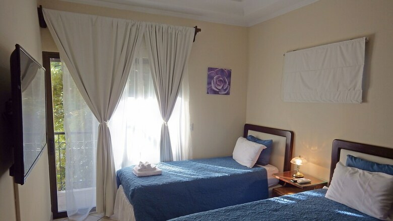 Hotel The Oaks Tamarindo Condominiums