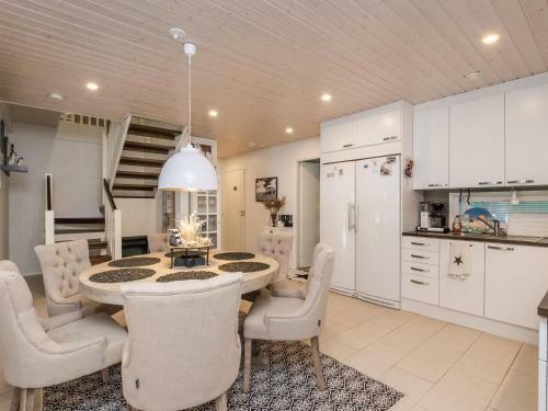 Holiday Home V�yl�nvarsi