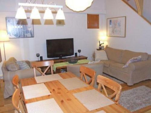 Holiday Home Karhunvartijan Linna C22