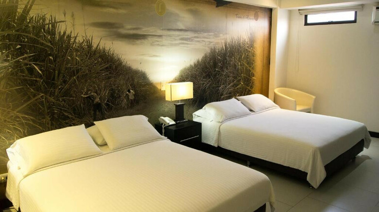 Hotel Puerta De San Antonio