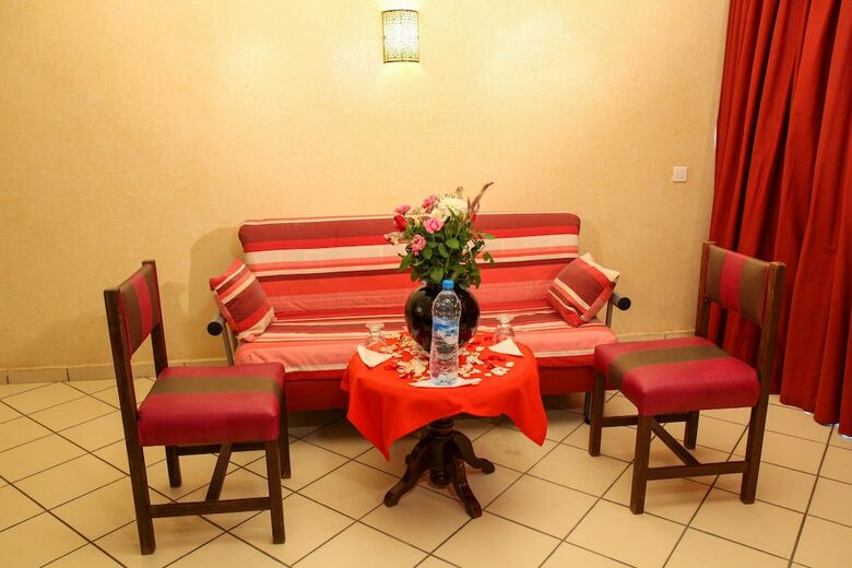 New Farah Hotel