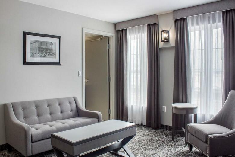 Chateau Moncton & Suites An Ascend Hotel Collection Member