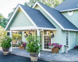 Baechtel Creek Inn & Spa An Ascend Hotel Collection Member