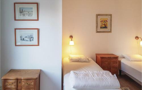 Six-bedroom Holiday Home In Knared