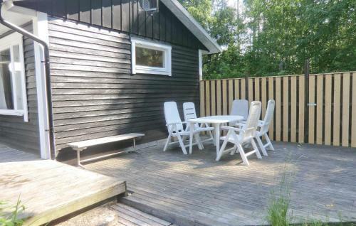 Two-bedroom Holiday Home In Morbylanga