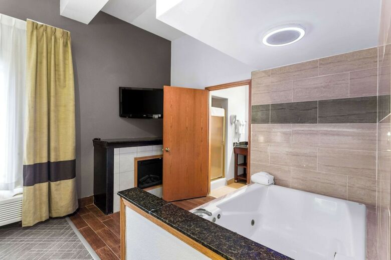 Hotel Comfort Suites