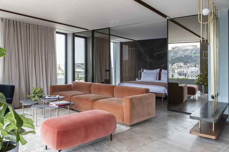Perianth Hotel