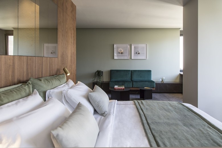 Perianth Hotel