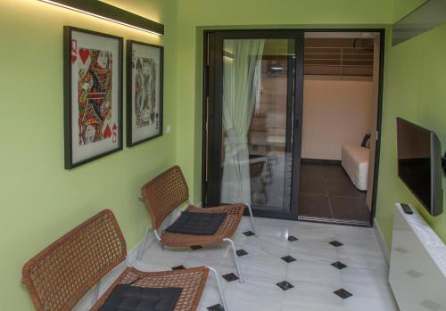 Villa Tripodon Plaka | In The Shade Of Acropolis