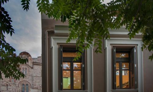 Villa Tripodon Plaka | In The Shade Of Acropolis