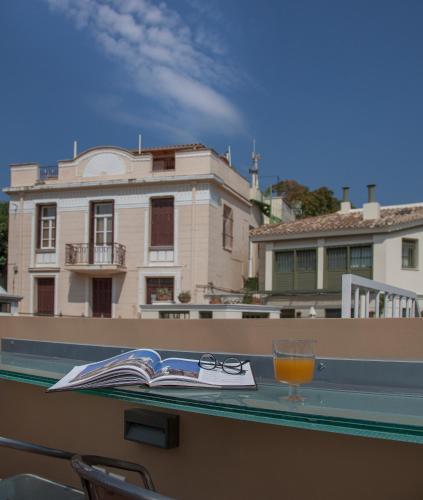 Villa Tripodon Plaka | In The Shade Of Acropolis