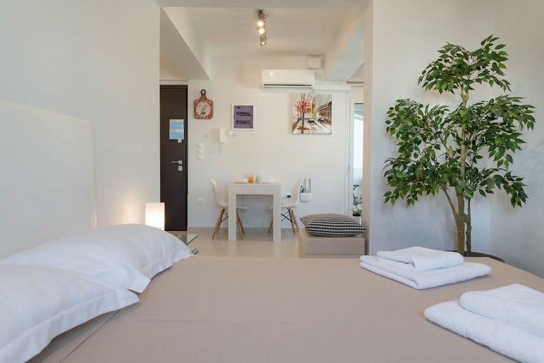 Alekos Apartments