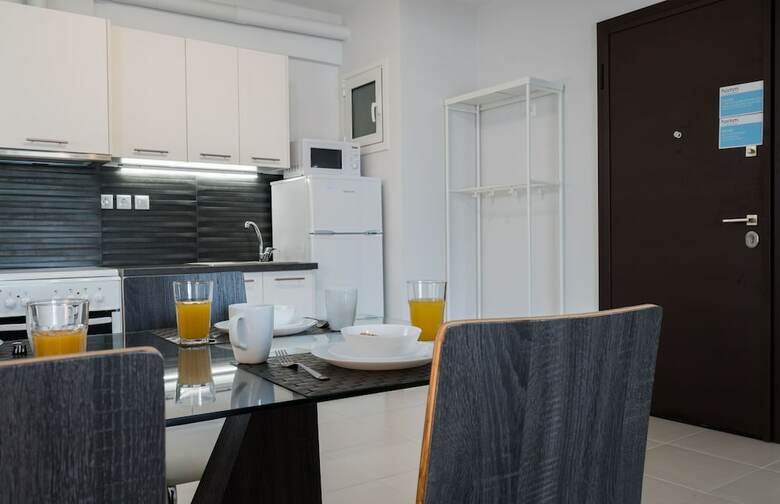 Alekos Apartments