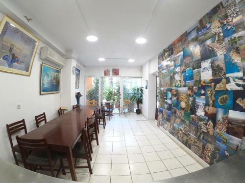 Acropolis Hostel